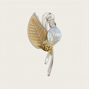 Vintage gold toned mesh leaf acorn brooch